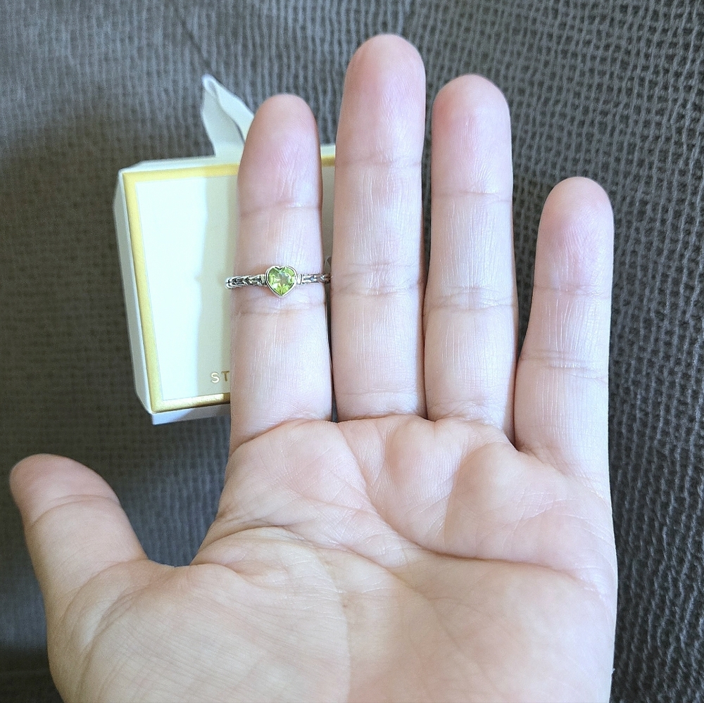 Annika Witt Dainty Peridot Heart💚 Ring💍 - NIB - Picture 3 of 16